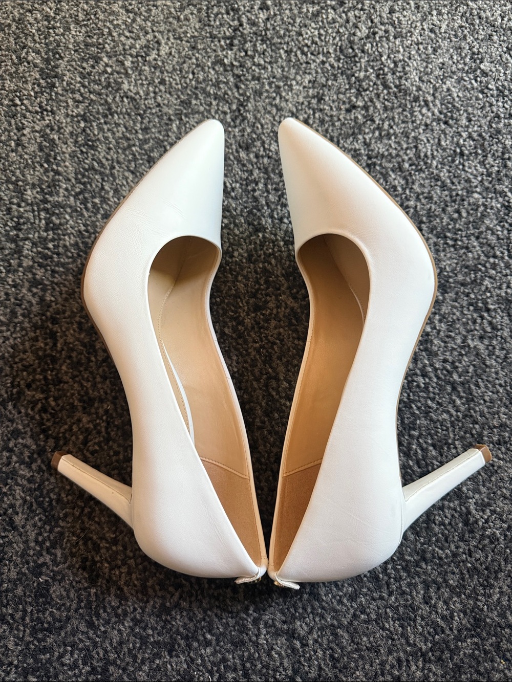 Michael Kors White Leather Pointed Toe Heels - Picture 3 of 6